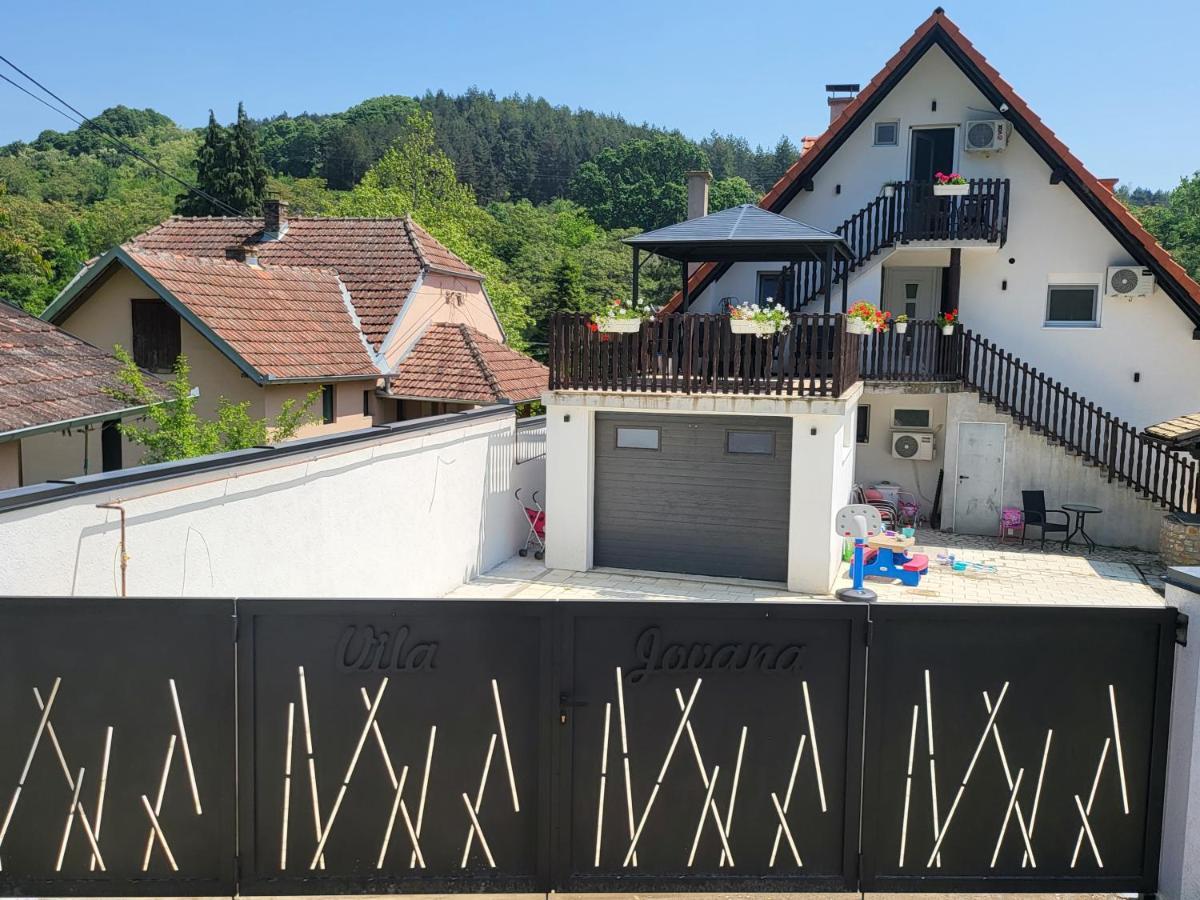 Vila Jovana Vrdnik Exteriör bild